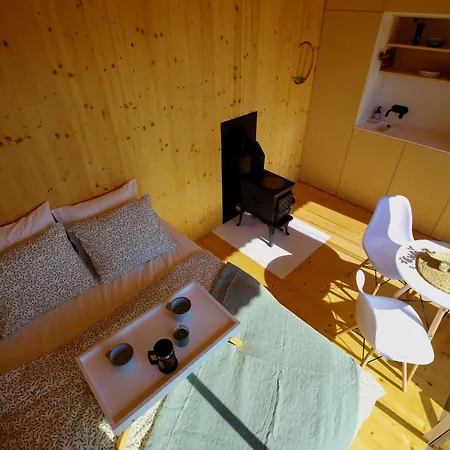 Ztraceny Sad - Glamping Na Samote ラグジュアリーテント Necin